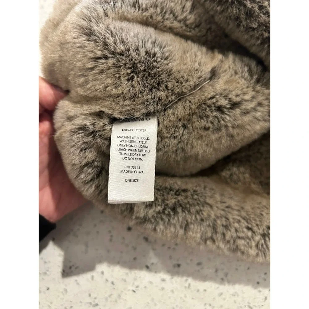 MAX STUDIO Plush Faux‎ Fur Infinity Scarf Loop Cozy Winter Warm Accessory Beige